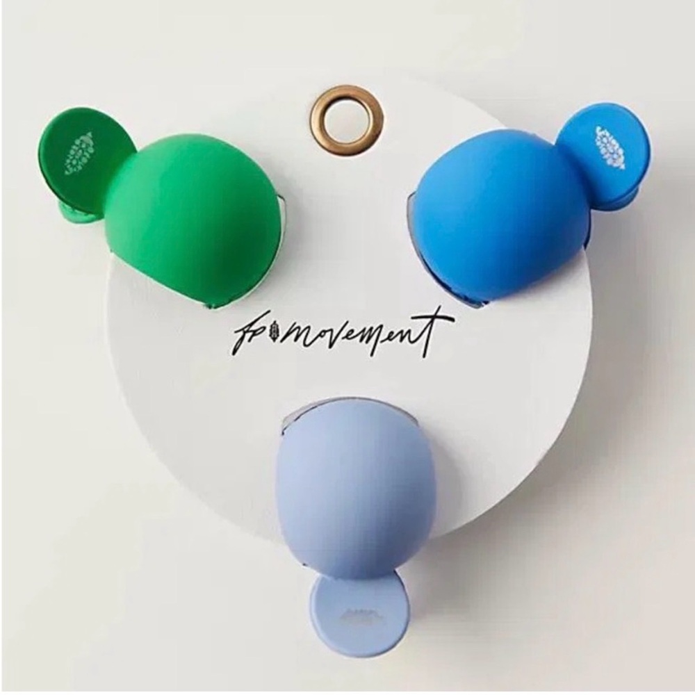 NWT Free People FP Movement Fast Ball Mini Hair Claw Clips